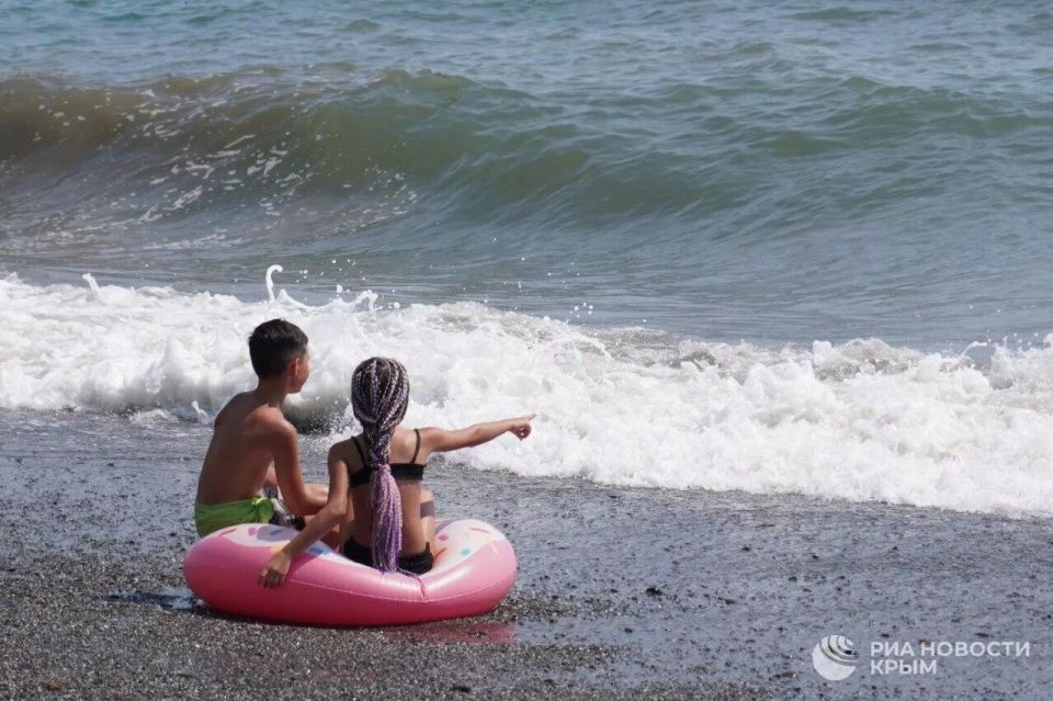 ВСУ ударили беспилотником по центральному рынку в Сватово в ЛНР – пострадали 7 человек ВСУ ударили беспилотником по центральному рынку в Сватово в ЛНР – пострадали 7 человек