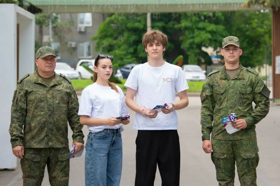 С Днём России, родной Луганск! С Днём России, родной Луганск!