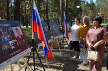 В Новоайдаре ЛНР открылась передвижная выставка РВИО «Герои и подвиги»
