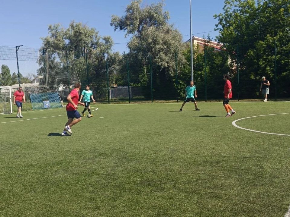 Единороссы провели кубок по мини-футболу в Станице Луганской Единороссы провели кубок по мини-футболу в Станице Луганской