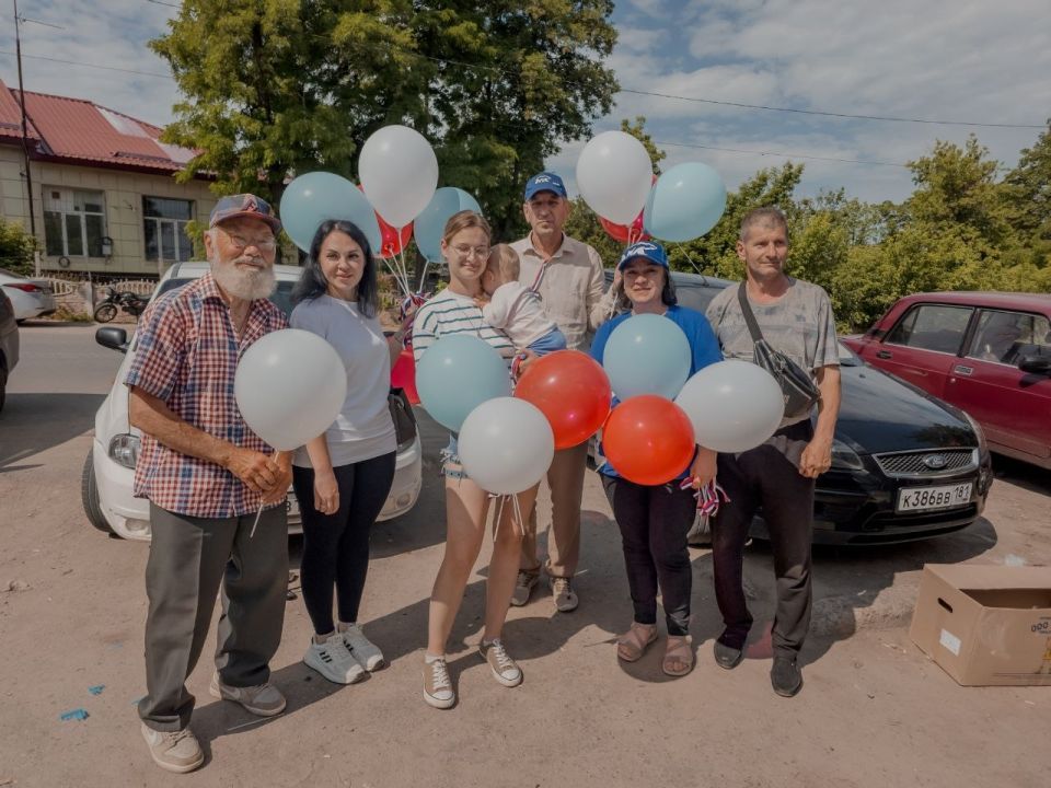Депутаты Совета совместно с активной молодёжью города приняли участие в акциях, посвящённых Дню России Депутаты Совета совместно с активной молодёжью города приняли участие в акциях, посвящённых Дню России