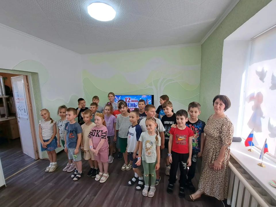 В Лутугинской детской библиотеке прошло этнопутешествие «Широка страна моя родная» В Лутугинской детской библиотеке прошло этнопутешествие «Широка страна моя родная»