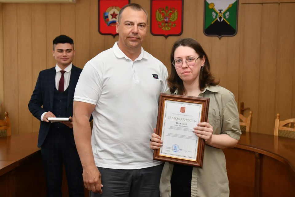 Игорь Ковальчук: В рамках Дня журналиста, который отмечали 14 июня, с руководителем делегации Красноярского края Виктором Ермаковым встретились с представителями СМИ округа Игорь Ковальчук: В рамках Дня журналиста, который отмечали 14 июня, с руководителем делегации Красноярского края Виктором Ермаковым встретились с представителями СМИ округа