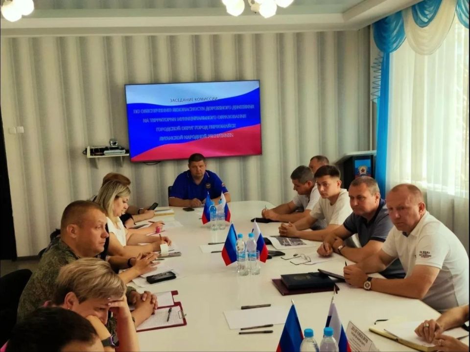 Сергей Колягин: Провел очередное заседание комиссии по обеспечению безопасности дорожного движения Сергей Колягин: Провел очередное заседание комиссии по обеспечению безопасности дорожного движения