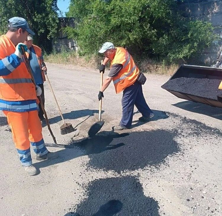 Коммунальными службами проведены работы на территории города Коммунальными службами проведены работы на территории города