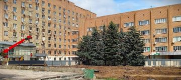 В Луганске продолжается строительство нового приемного отделения республиканской больницы