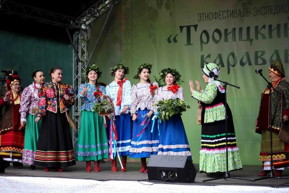 С 30 по 31 мая народный фольклорно-этнографический коллектив "Белолучанка" Муниципального бюджетного учреждения "Белолуцкий Дом культуры", под руководством несменного руководителя Шуляк Людмилы Ивановны, с обрядом "Встреча... С 30 по 31 мая народный фольклорно-этнографический коллектив "Белолучанка" Муниципального бюджетного учреждения "Белолуцкий Дом культуры", под руководством несменного руководителя Шуляк Людмилы Ивановны, с обрядом "Встреча...
