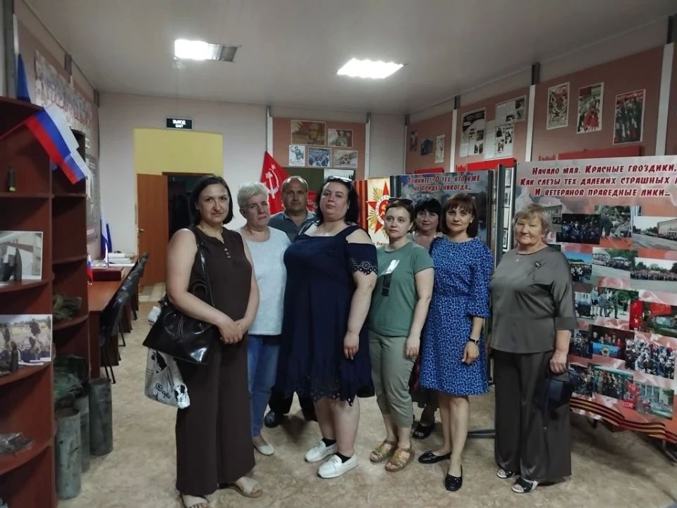 Сотрудники МБУ «Монолит» посетили Славяносербский краеведческий музей Сотрудники МБУ «Монолит» посетили Славяносербский краеведческий музей