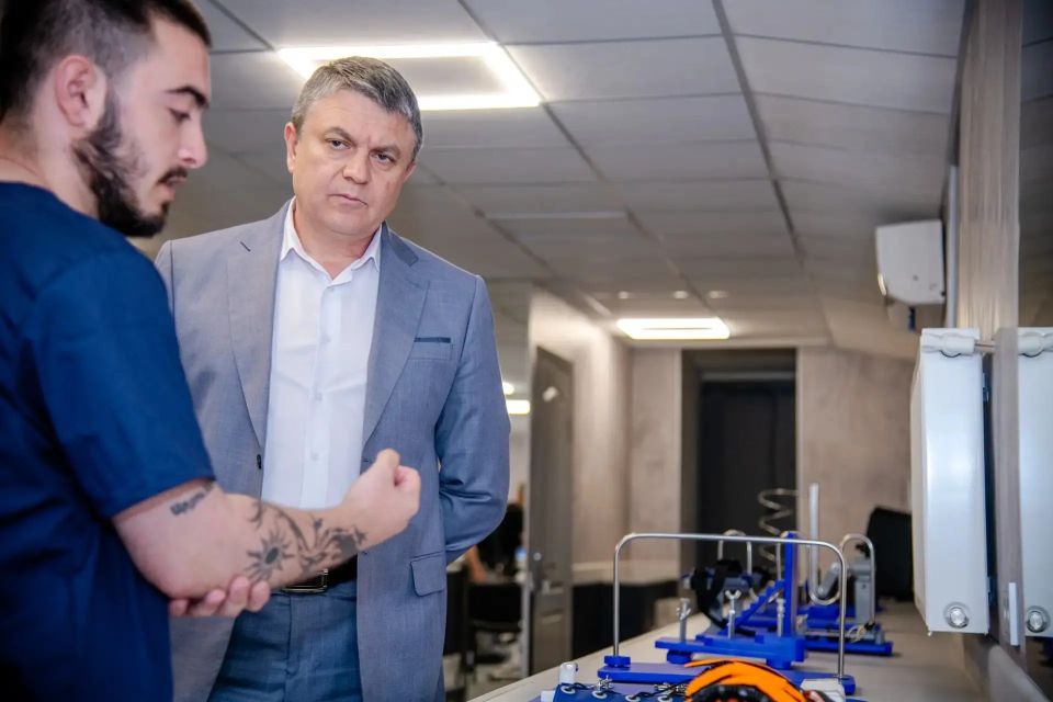 Леонид Пасечник: Поддержка участников СВО и их семей — наш безусловный приоритет Леонид Пасечник: Поддержка участников СВО и их семей — наш безусловный приоритет