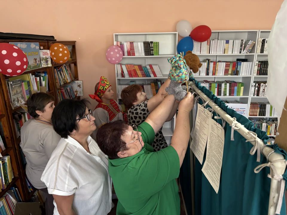 Завершающий тур «Театра на колесах «Сказочный рейс» Завершающий тур «Театра на колесах «Сказочный рейс»