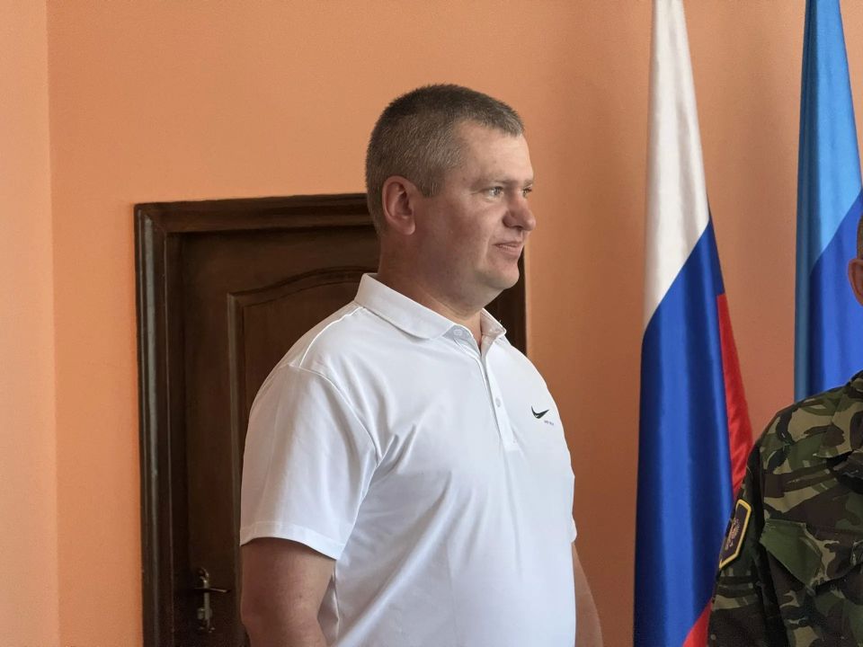Заместитель Главы Администрации Прищепа Алина Геннадиевна, совместно с подполковником полиции Кавериным Сергеем Витальевичем, заместителем начальника полиции (по охране общественного порядка) ОМВД России «Меловский», вручили...