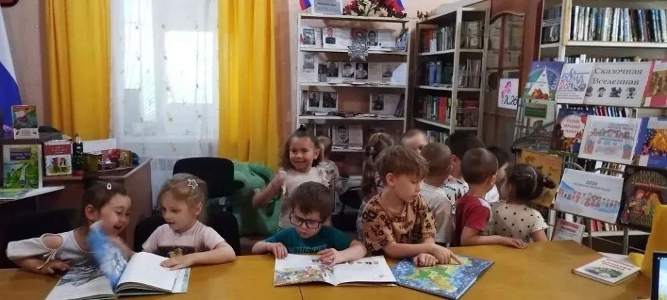 В краснолучской библиотеке прошёл праздник дружбы и сказок В краснолучской библиотеке прошёл праздник дружбы и сказок