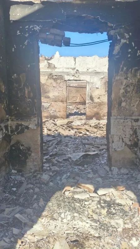 Ночью ВСУ сожгли сельский клуб и библиотеку в Кременском округе Ночью ВСУ сожгли сельский клуб и библиотеку в Кременском округе