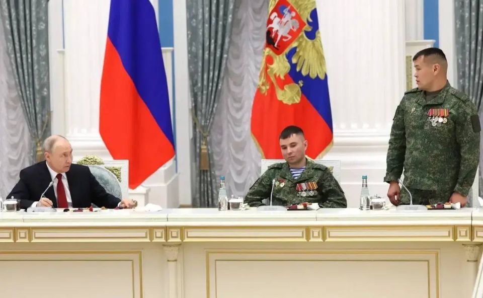 В День России состоялась встреча нашего Президента с военнослужащими — участниками специальной военной операции, со штурмовиками