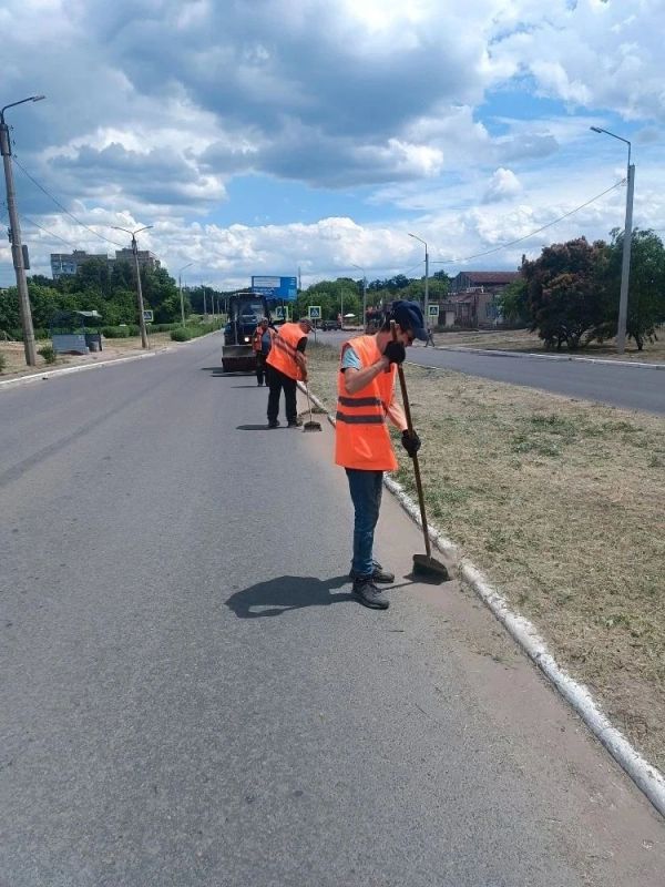 Коммунальными службами проведены работы на территории города Коммунальными службами проведены работы на территории города