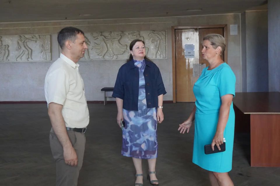 Игорь Ковальчук: В волонтёрском пункте "Всё для Победы!", действующего в округе почти 3 года, ознакомились с масштабами работы Игорь Ковальчук: В волонтёрском пункте "Всё для Победы!", действующего в округе почти 3 года, ознакомились с масштабами работы