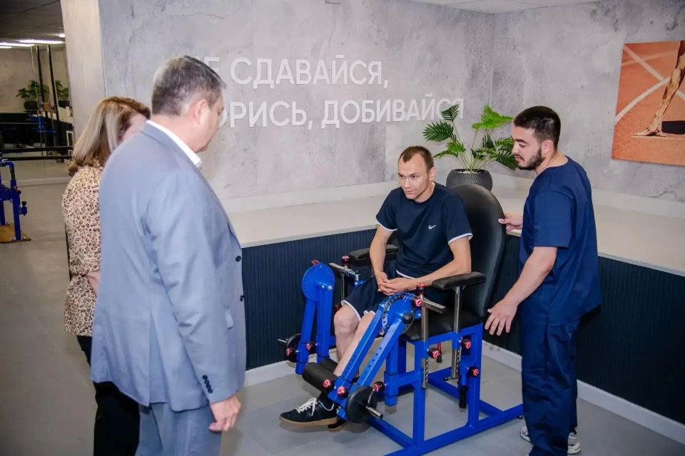 В Луганске открыли зал восстановления для бойцов с тренажерами В Луганске открыли зал восстановления для бойцов с тренажерами