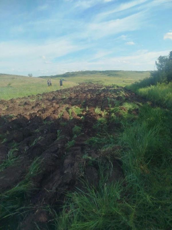 Пожарная защита в действии: работы по опашке границ населенных пунктов продолжаются Пожарная защита в действии: работы по опашке границ населенных пунктов продолжаются