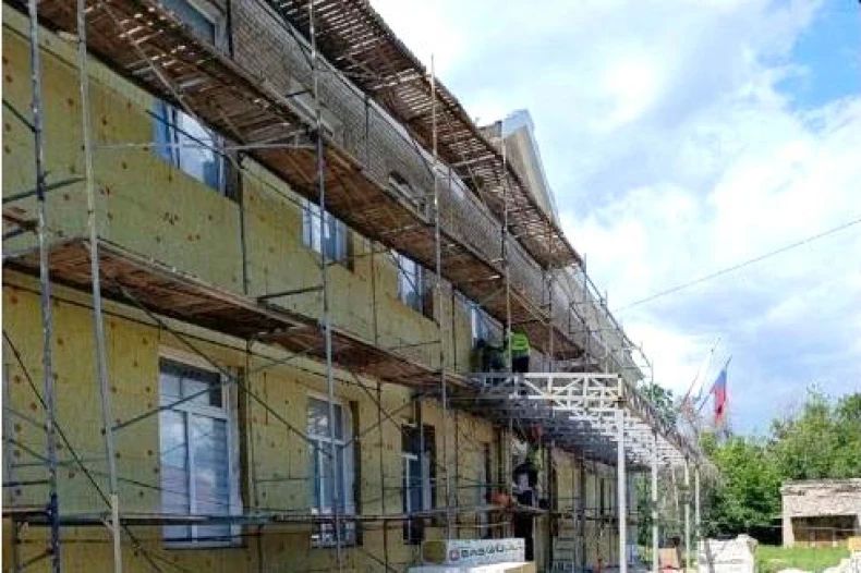 В гимназии Червонопартизанска продолжаются ремонтные работы В гимназии Червонопартизанска продолжаются ремонтные работы