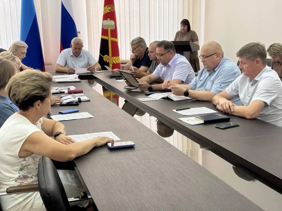 Владимир Шавлай: Депутаты Краснодонского муниципального округа провели совместное заседание постоянных комиссий Владимир Шавлай: Депутаты Краснодонского муниципального округа провели совместное заседание постоянных комиссий