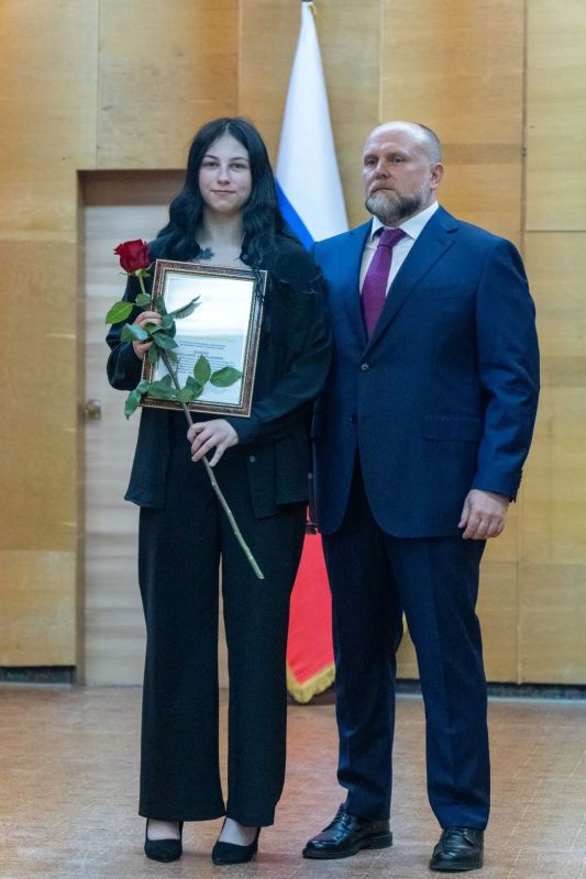 Сотрудников Луганского центра медицины катастроф наградили в честь профессионального праздника Сотрудников Луганского центра медицины катастроф наградили в честь профессионального праздника