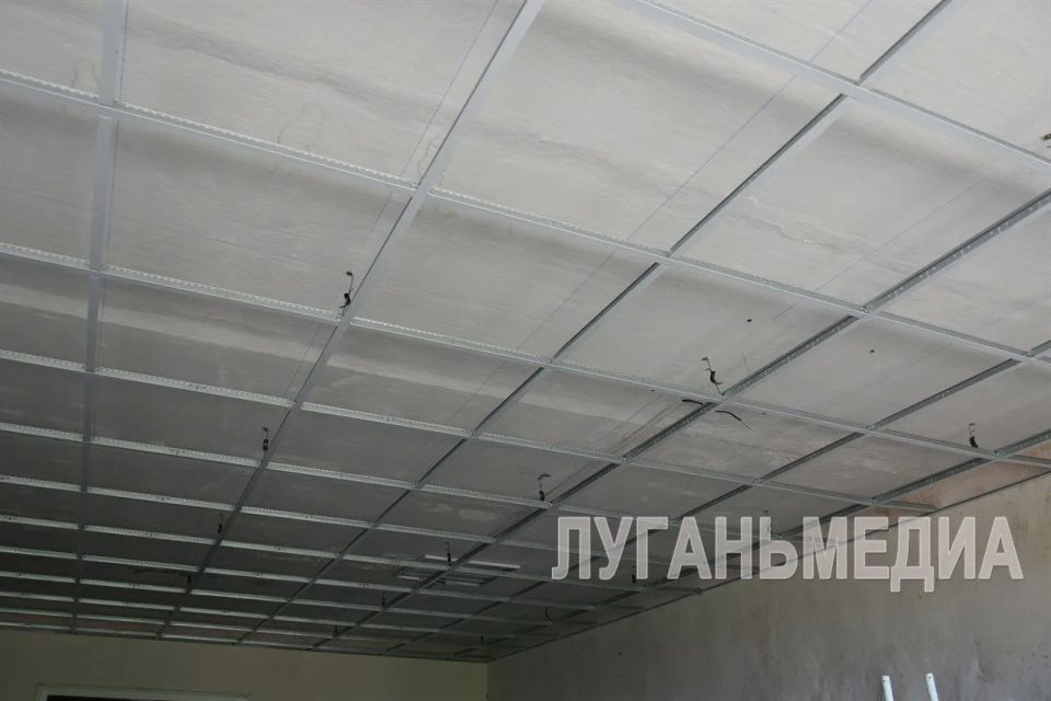 Представители «Единой России» оценили ход ремонтных работ в Новопсковской средней школе Представители «Единой России» оценили ход ремонтных работ в Новопсковской средней школе