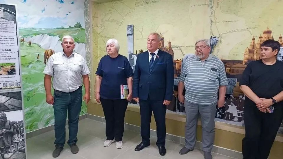 Светлана Гизай: В Беловодском краеведческом музее вместе с коллегой, депутатом Юрием Юровым и руководством округа приняла участие в открытии выставки «Без срока давности» Светлана Гизай: В Беловодском краеведческом музее вместе с коллегой, депутатом Юрием Юровым и руководством округа приняла участие в открытии выставки «Без срока давности»