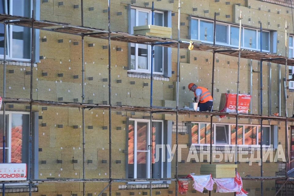 Представители «Единой России» оценили ход ремонтных работ в Новопсковской средней школе Представители «Единой России» оценили ход ремонтных работ в Новопсковской средней школе
