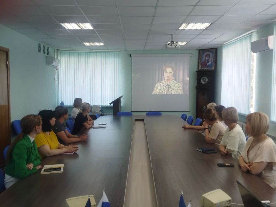 В канун дня памяти и скорби в двух первичных отделениях Брянковского отделения «Союза женщин России», состоялись слеты активисток «В единстве наша сила» В канун дня памяти и скорби в двух первичных отделениях Брянковского отделения «Союза женщин России», состоялись слеты активисток «В единстве наша сила»