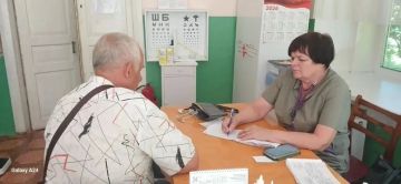 Врачи Славяносербской ЦРБ провели приём жителей с.Трехизбенка