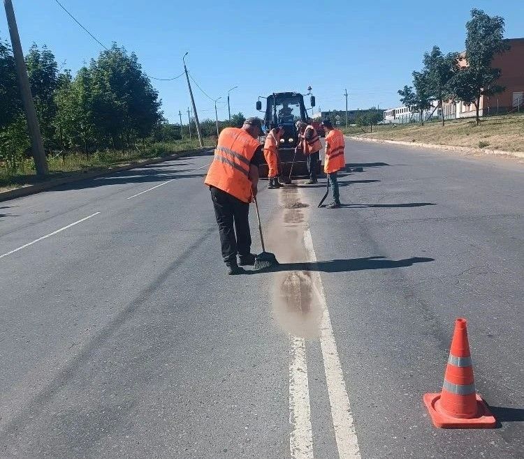 Коммунальными службами проведены работы на территории города Коммунальными службами проведены работы на территории города