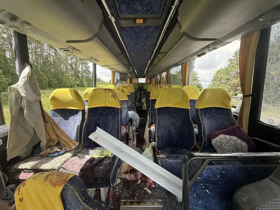 Опубликованы фотографии с места происшествия, где ВСУ совершили очередное военное преступление Опубликованы фотографии с места происшествия, где ВСУ совершили очередное военное преступление