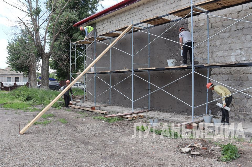 Благодаря Красноярскому краю в Свердловской средней школе № 3 продолжается капитальный ремонт спортивного зала