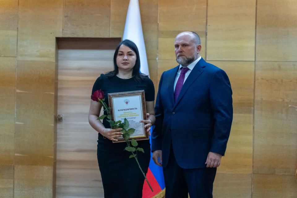 Сотрудников Луганского центра медицины катастроф наградили в честь профессионального праздника