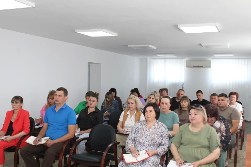 В администрации Новопсковского муниципального округа прошло еженедельное аппаратное совещание В администрации Новопсковского муниципального округа прошло еженедельное аппаратное совещание