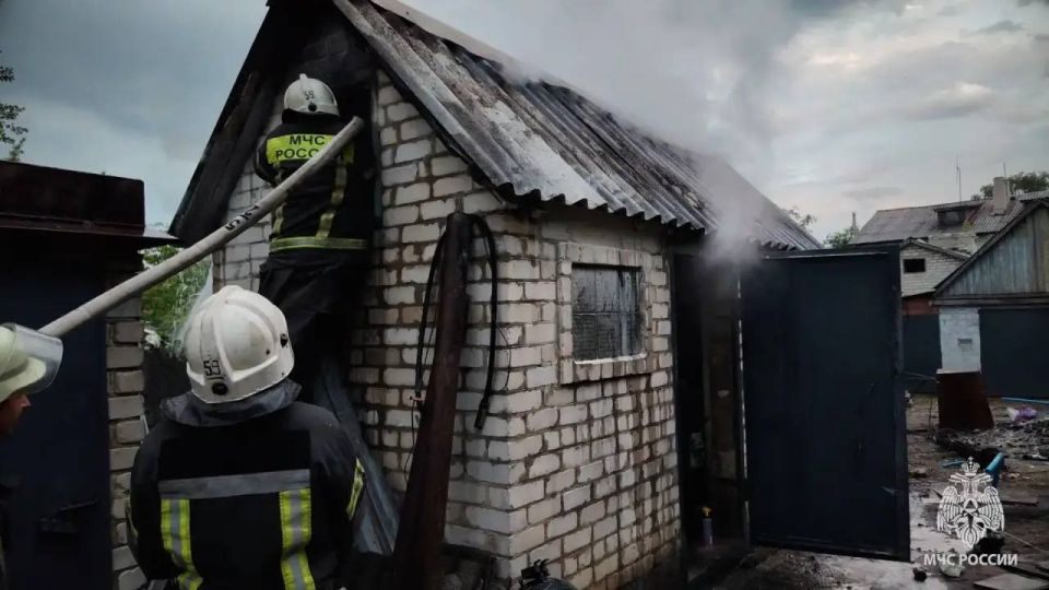В Лисичанске произошел пожар на одном из частных подворий В Лисичанске произошел пожар на одном из частных подворий