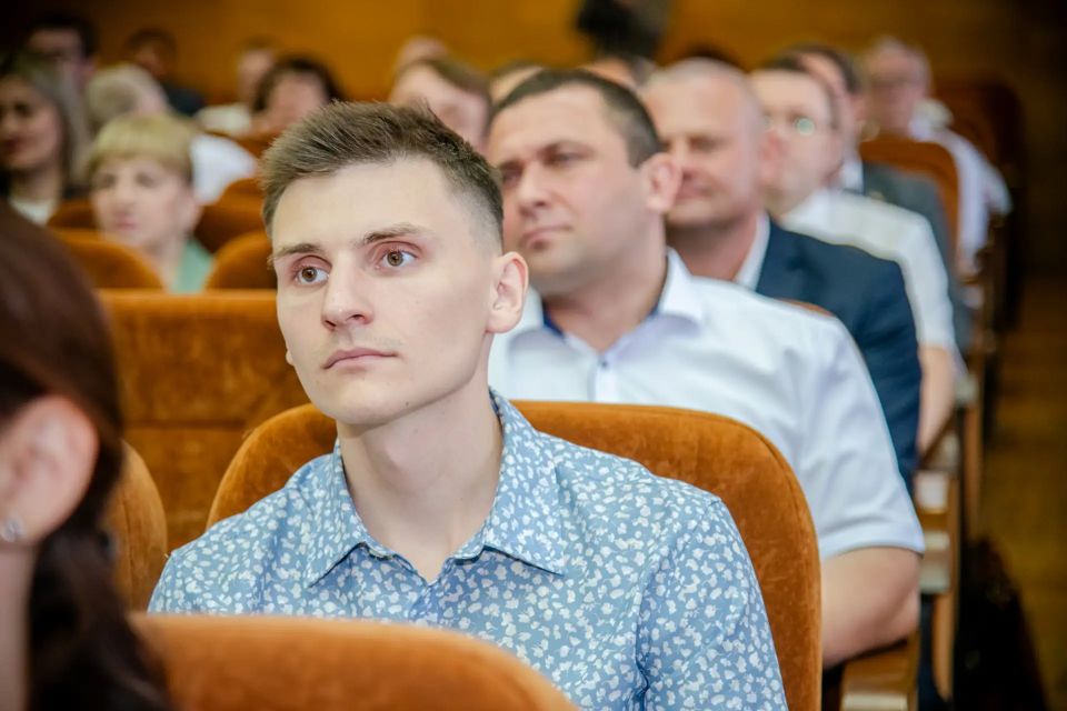В ЛНР вручили награды работникам здравоохранения в преддверии профессионального праздника В ЛНР вручили награды работникам здравоохранения в преддверии профессионального праздника