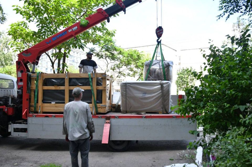 Красноярский край начал подготовку к установке новых лифтов в подшефном Свердловске, всего в планах замена 19 подъемников