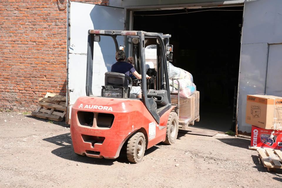 Татарстан отправил 135 тонн гуманитарной помощи в ЛНР Татарстан отправил 135 тонн гуманитарной помощи в ЛНР