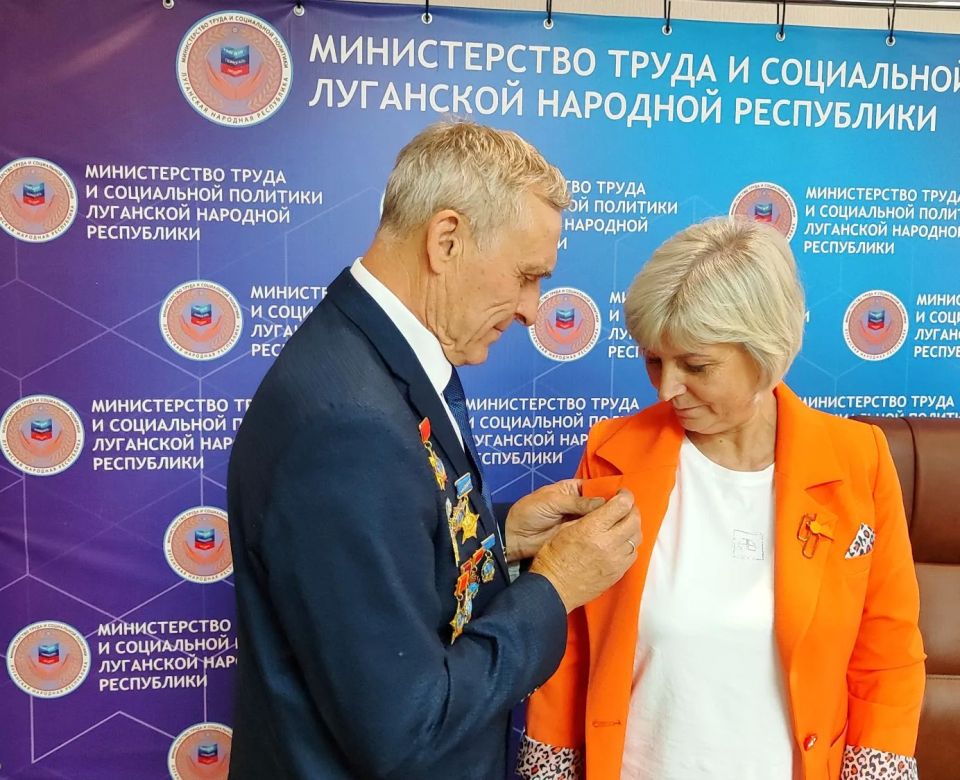 Представители организации «Путь добра» удостоены почётного знака «Трудовая доблесть» Представители организации «Путь добра» удостоены почётного знака «Трудовая доблесть»