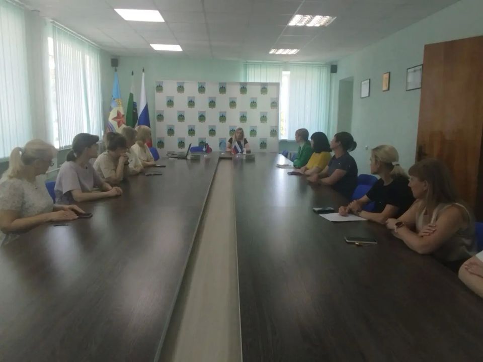 В канун дня памяти и скорби в двух первичных отделениях Брянковского отделения «Союза женщин России», состоялись слеты активисток «В единстве наша сила»