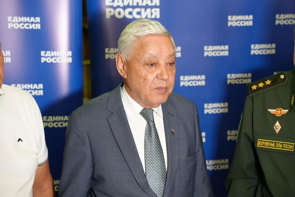 Татарстан отправил 135 тонн гуманитарной помощи в ЛНР Татарстан отправил 135 тонн гуманитарной помощи в ЛНР