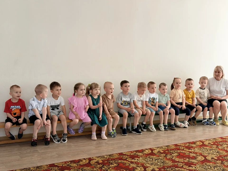 Праздник детства и единства организовали сотрудники Славяносербского центра культуры Праздник детства и единства организовали сотрудники Славяносербского центра культуры