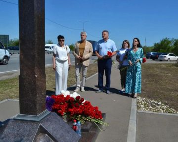 Депутаты Совета городского округа почтили память погибших журналистов