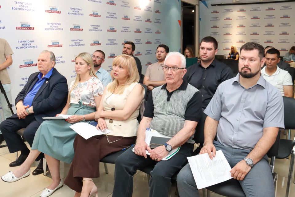 Общественники в ЛНР создали штаб наблюдения за выборами Общественники в ЛНР создали штаб наблюдения за выборами