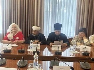 Члены Общественной палаты ЛНР приняли участие в заседании Экспертного совета по гармонизации межнациональных и этноконфессиональных отношений г. Луганска Члены Общественной палаты ЛНР приняли участие в заседании Экспертного совета по гармонизации межнациональных и этноконфессиональных отношений г. Луганска