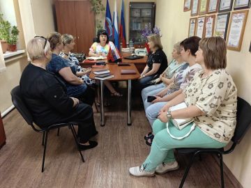 18 июня начальник отдела по обеспечению жизнедеятельности пгт Комиссаровка Валентина Лазарева провела рабочее совещание с руководителями учреждений, расположенных на территории отдела по вопросу благоустройства прилегающих...