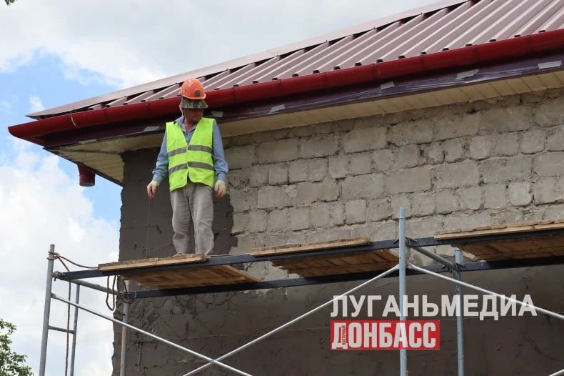 Благодаря Красноярскому краю в Свердловской средней школе №3 продолжается капитальный ремонт спортивного зала Благодаря Красноярскому краю в Свердловской средней школе №3 продолжается капитальный ремонт спортивного зала