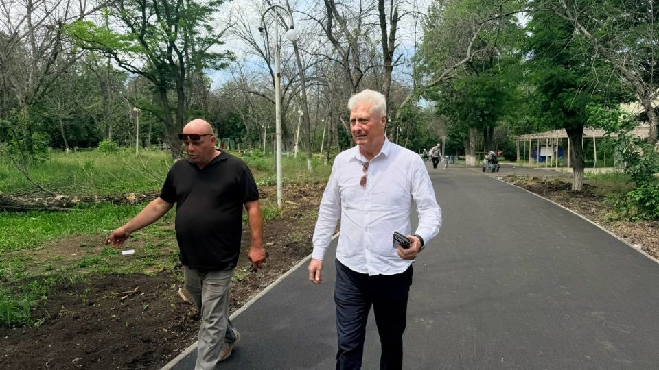 Сергей Козенко: О ходе благоустройства парка в Молодогвардейске Сергей Козенко: О ходе благоустройства парка в Молодогвардейске