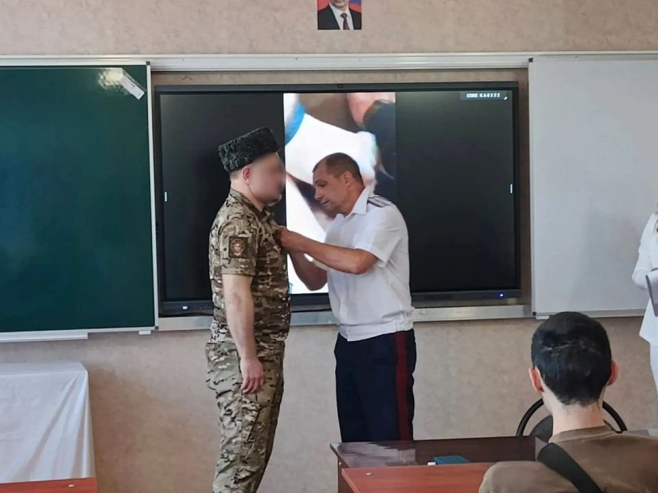 В Брянковском колледже прошла традиционная встреча, в рамках Всероссийского проекта «Диалоги с Героями», организованная отделом молодежи и спорта Администрации городского округа город Брянка